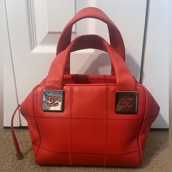 CHANEL - Pink Leather Handbag - *RARE* - Picture 4 of 14